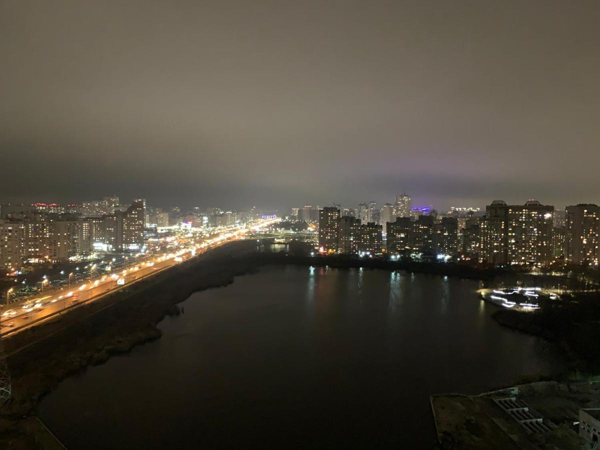 Квартира В Жк Лебединый, Ревуцкого 40 В, Метро Харьковская Позняки Kiev Luaran gambar